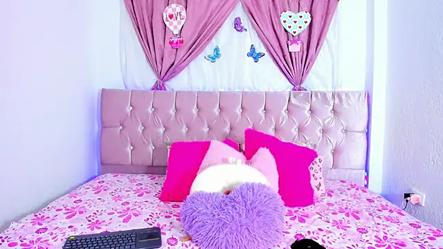 Catherine_summer1 Adlı Modelin Canlı XXX Sohbeti
