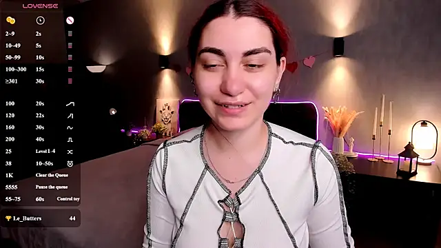 Czat XXX na żywo – hannacheekss_