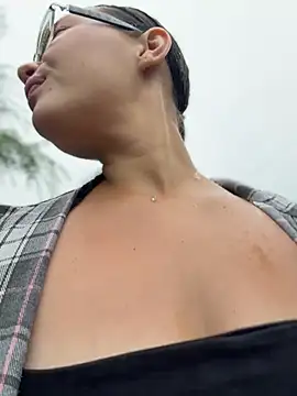 XXX chat uživo modela LunaMood