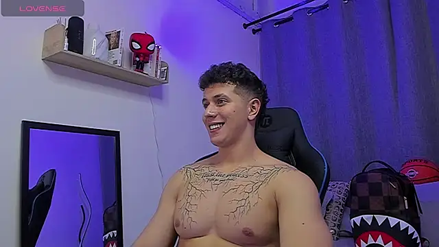 ASHTON_HILS Live XXX Chat
