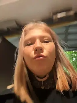 XXX chat uživo modela FionaMurr