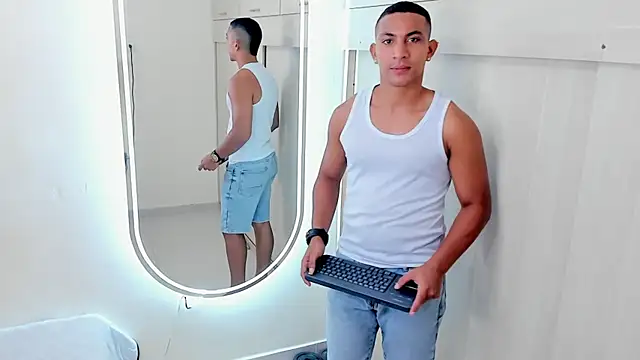 XXX chat uživo modela Chirs_Arthus