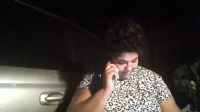 XXX chat uživo modela 1n0nlythroat