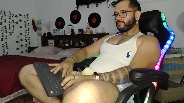 Xein_WoIf Chat XXX in diretta