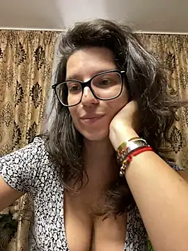 NadiraNoor Live XXX-Chat