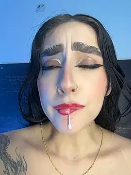 sharlot24's Live XXX Chat