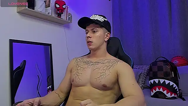 ASHTON_HILSn Live XXX chat