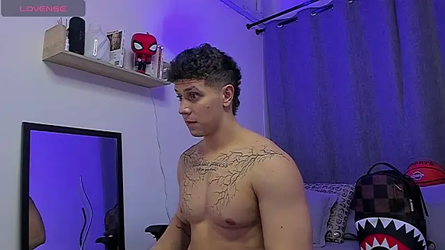 ASHTON_HILS élő XXX-chatje