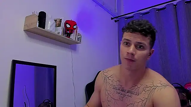 ASHTON_HILS' Live XXX Chat