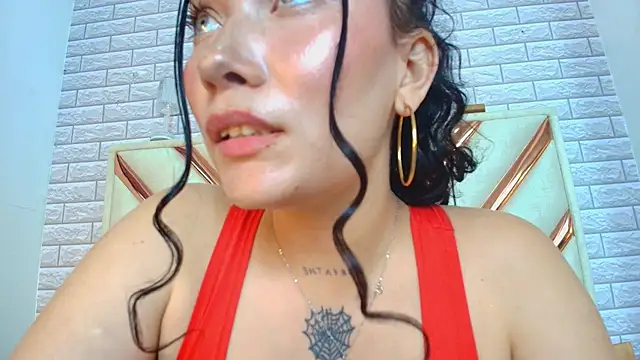 Chat +18 de Meggan_Rosse01 ao vivo