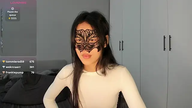 แชท XXX สดของ HelenBlazeTrt