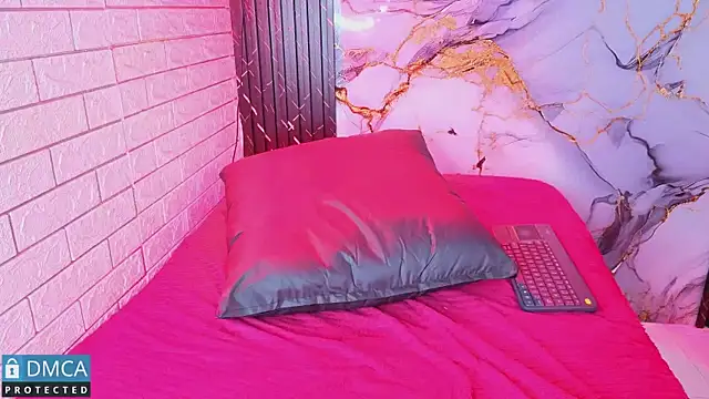 MaeveKuro live XXX chat