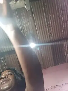 Show modela Hellentrans24 na web-kameri