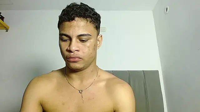 Chat +18 de Jose_And_Daniel ao vivo