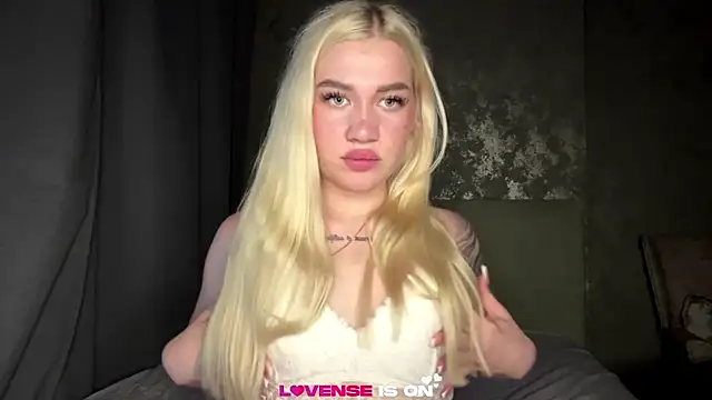 Katie_Glow Live XXX-chat
