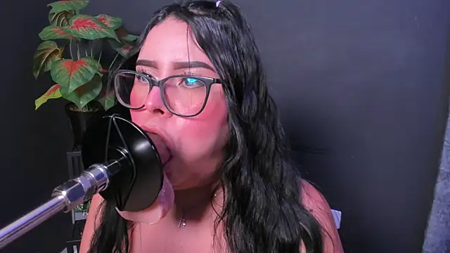 Chatroom XXX en direct de Amy_whittee