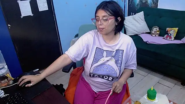 ohmysqueak's Live XXX Chat