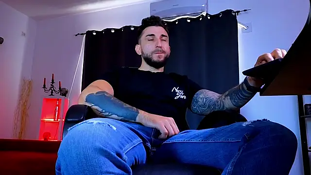 Chatroom XXX en direct de MightyAaron66