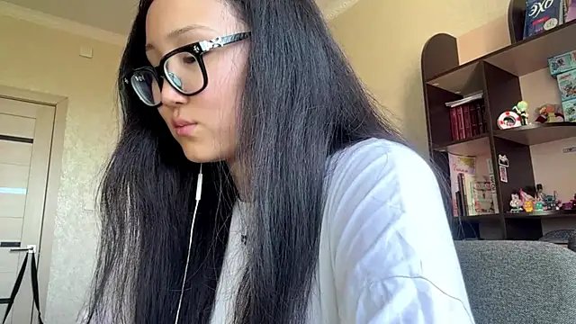 QueenOfCute Live XXX Chat