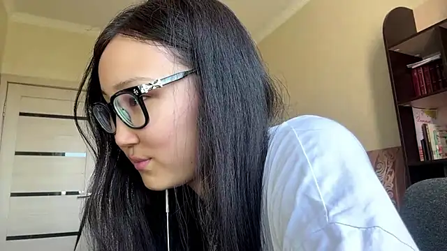 QueenOfCute Adlı Modelin Canlı XXX Sohbeti