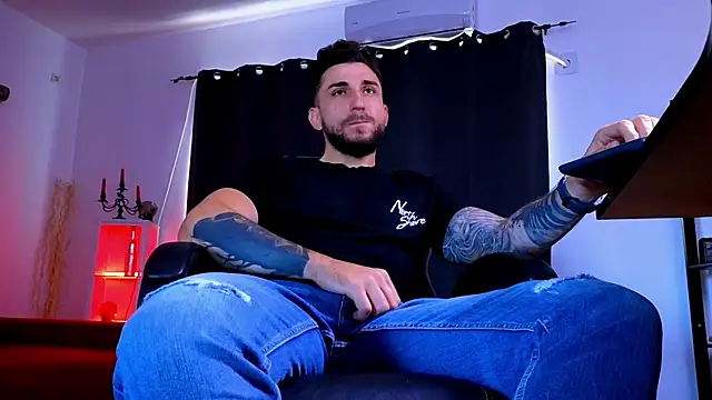 Chat +18 de MightyAaron66 ao vivo