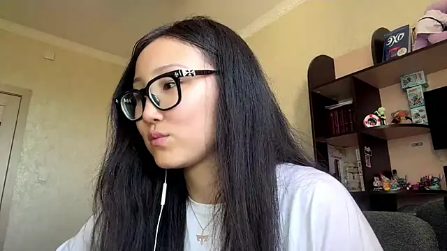 QueenOfCute's Live XXX Chat