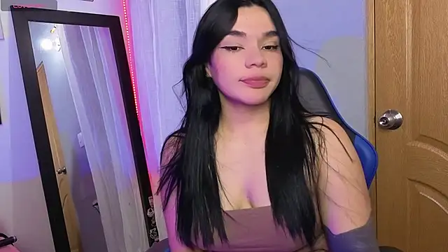 Veronica_111 Chat XXX in diretta