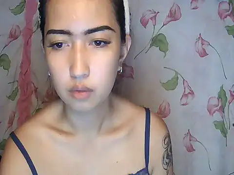 XXX chat uživo modela XXnaughty_08XX
