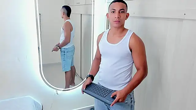 Chirs_Arthus live XXX chat