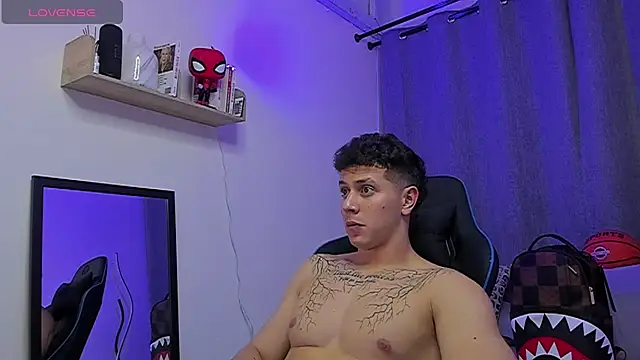 Chatroom XXX en direct de ASHTON_HILS