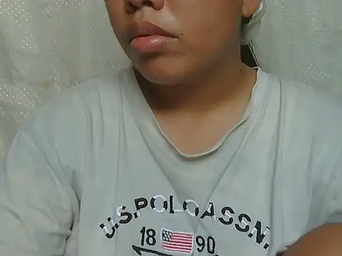 ChubbyButty Adlı Modelin Canlı XXX Sohbeti