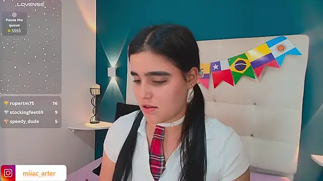 Chat XXX en directo de MiaaCarter_