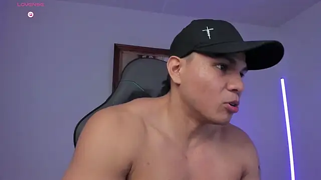 RoyConstance Chat XXX live