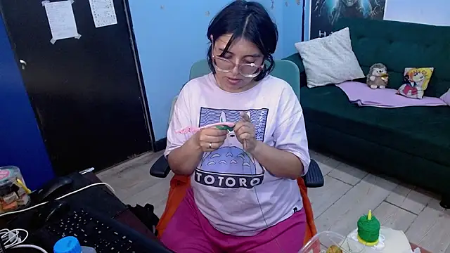 ohmysqueak Chat XXX in diretta