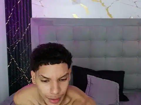 Czat XXX na żywo – kai_storm77