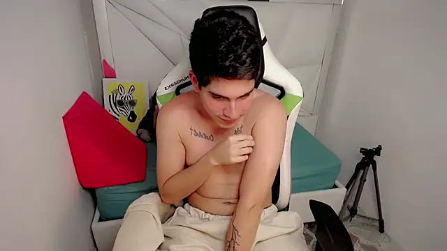 XXX chat uživo modela bby_cashh
