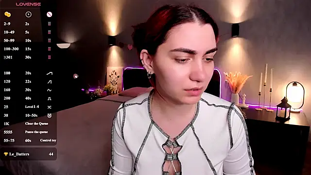 Chat XXX en directo de hannacheekss_
