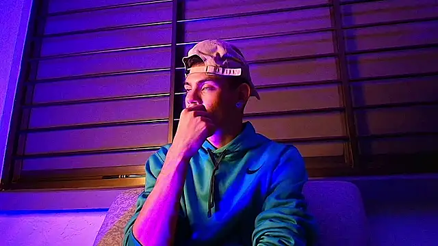 Lycan__ Live XXX-Chat
