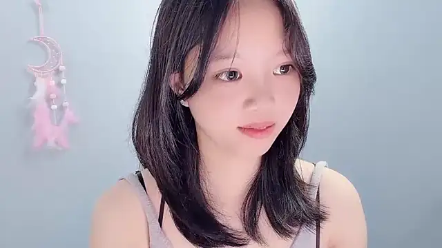 Yanys521 即時 XXX 聊天