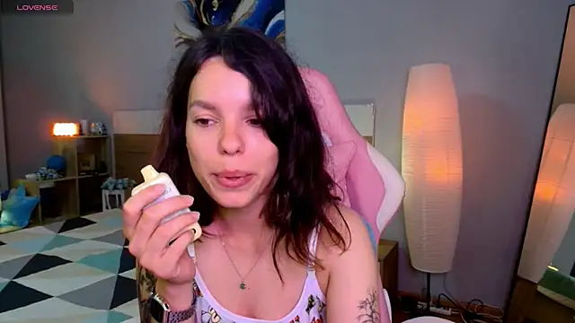 Chat +18 de Maya_Campbell ao vivo