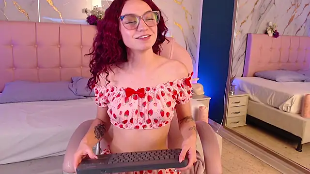 צ'אט XXX בשידור חי של Red_kytty6