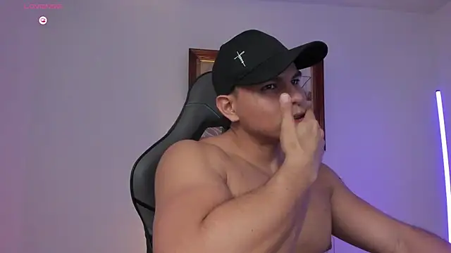 RoyConstance's Live XXX Chat