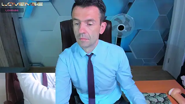 Pokazy przed kamerką – SteveTiger