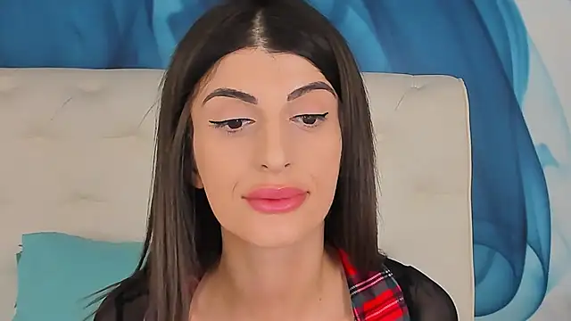 צ'אט XXX בשידור חי של SkinnyDolly