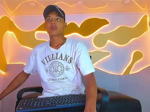 Chat +18 de RafaelVander ao vivo