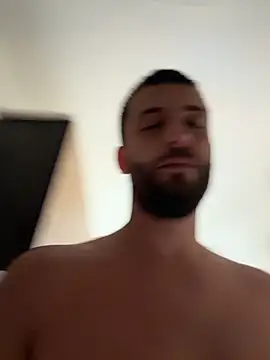 Pablo_Hornyguy95 现场XXX聊天
