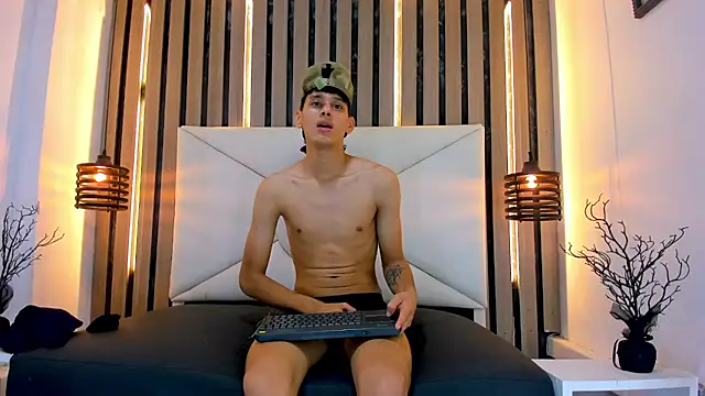 Chat XXX Live Pit_Ross