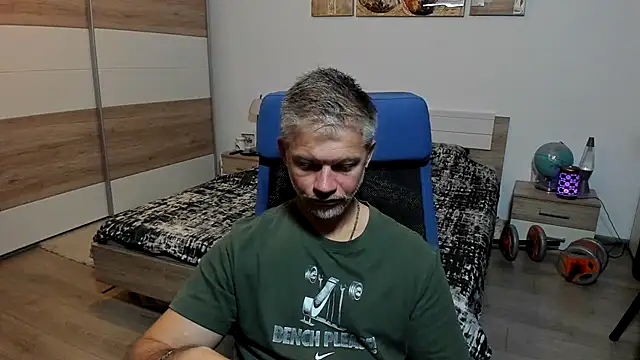 Онлайн чат XXX RobbyShawz