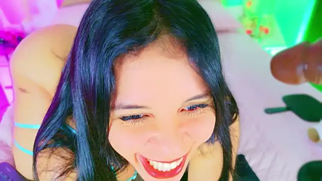 Chat XXX en directo de CharlootteEvans