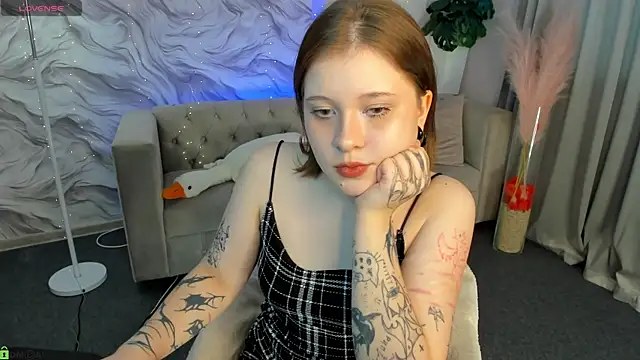 Kylie-Voss Adlı Modelin Canlı XXX Sohbeti
